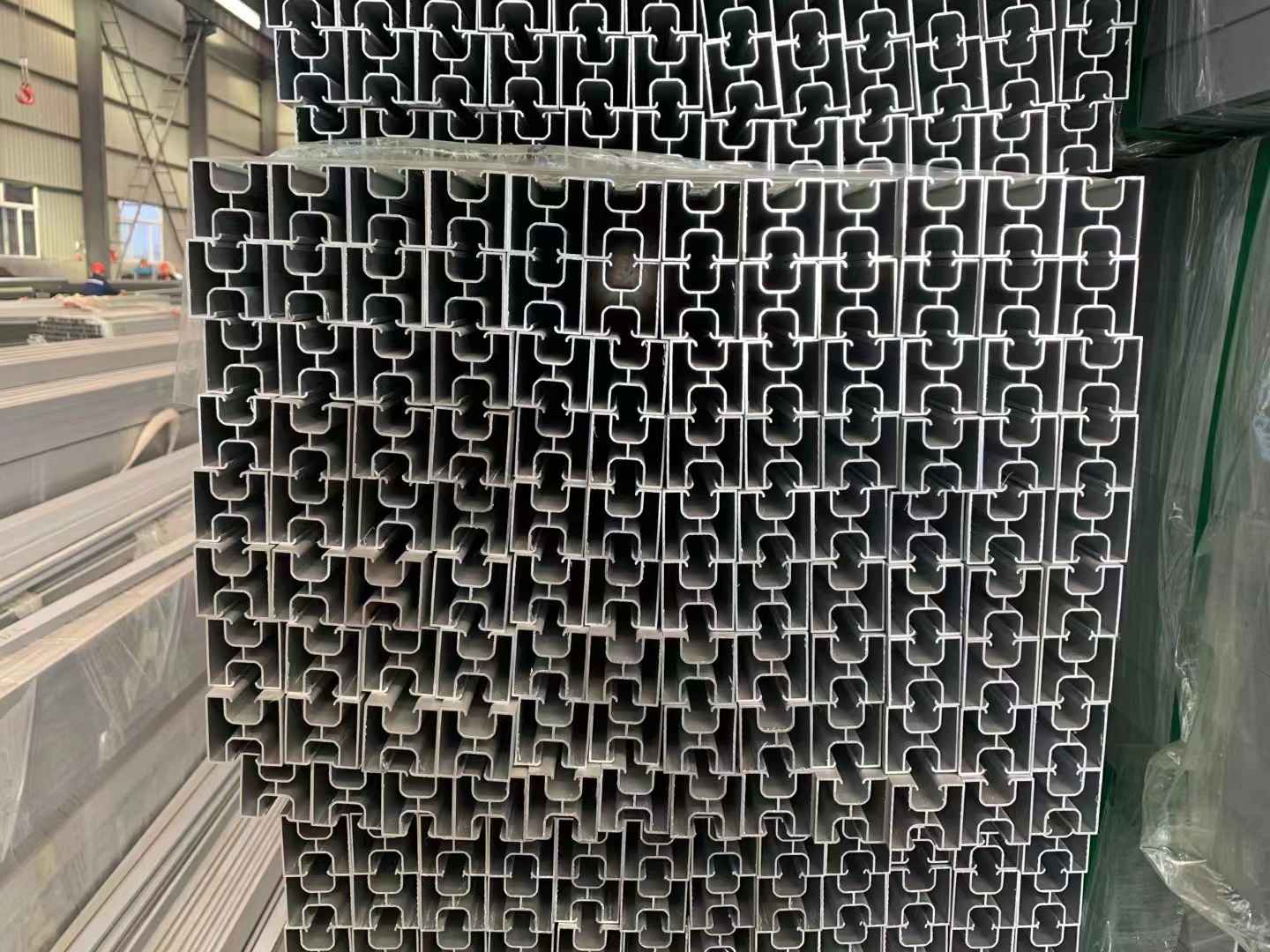 Ͻ